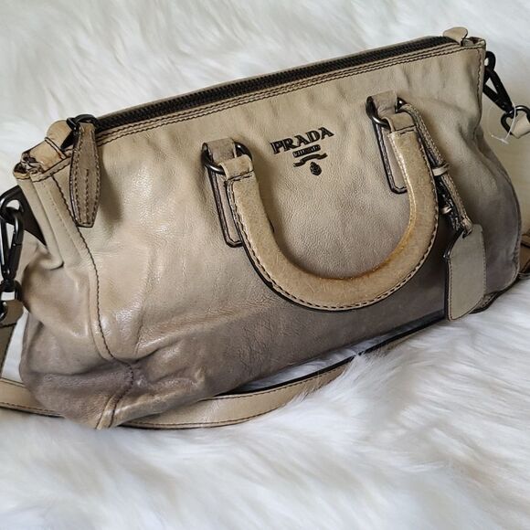 💯 Authentic Prada Handbag 🍀 - Picture 5 of 16